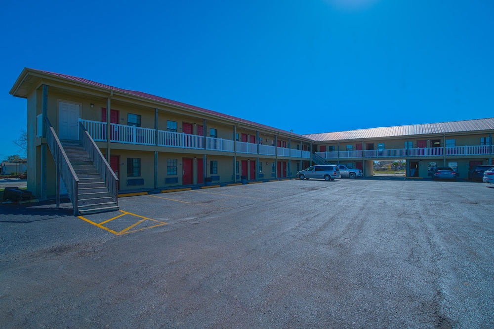 Days Inn by Wyndham Aransas Pass - photo 38