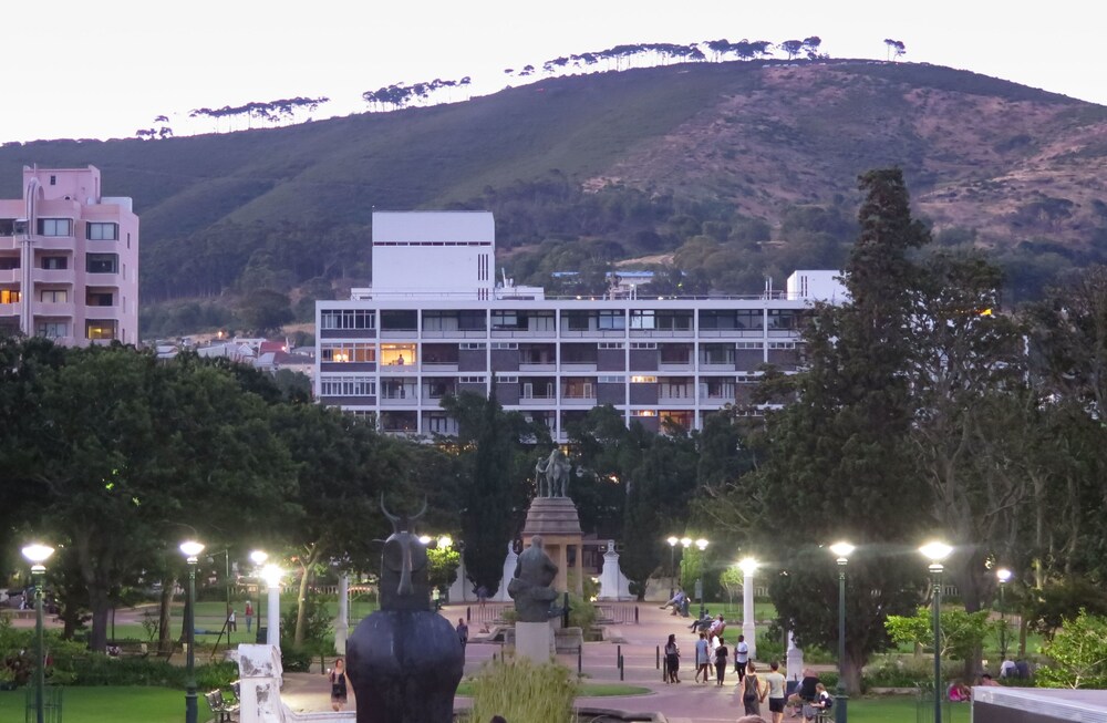 Afribode Acc Studio Martini - carbon neutral hotel in Cape Town