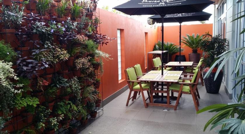Warners Bay Hotel — Warners Bay