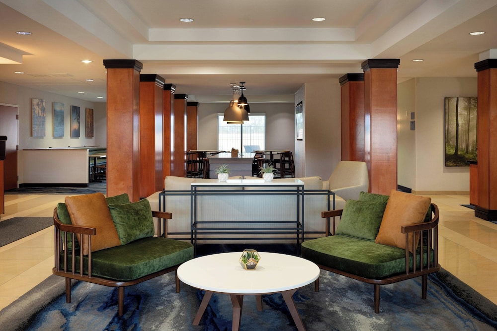 Fairfield Inn & Suites by Marriott Redding - photo 2