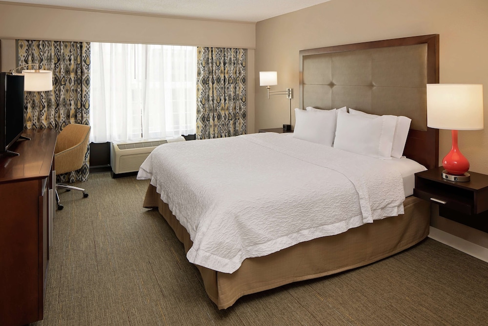Hampton Inn Louisville Downtown - photo 8