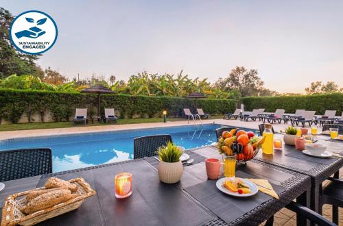 Villa Isla Bella by Algarve Vacation — 4-Star Luxury Hotel in Albufeira, Portugal