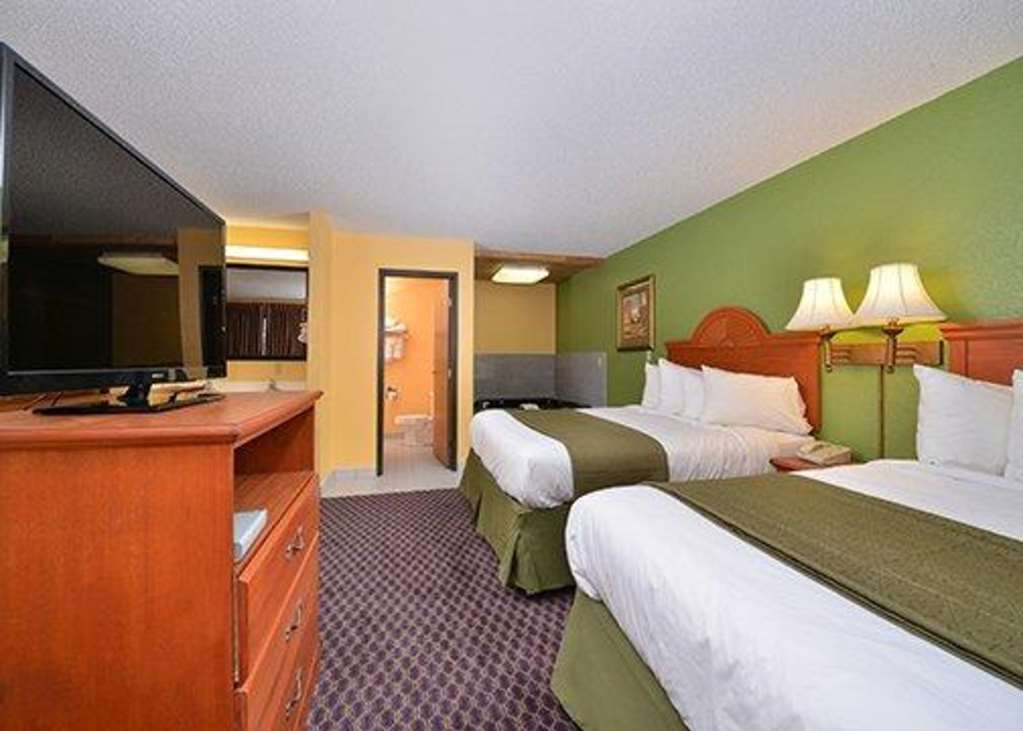 Quality Inn & Suites Grinnell near University - photo 11
