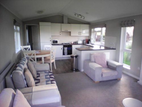 Meadow view country lodge great views on lovely small select park