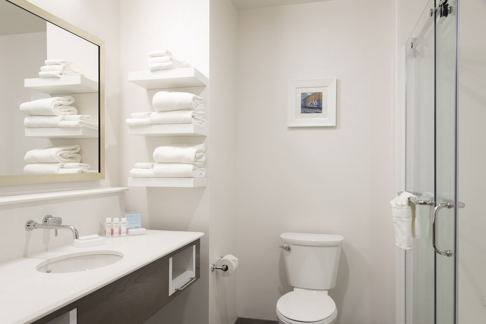 Hampton Inn & Suites Grand Rapids Downtown - photo 38