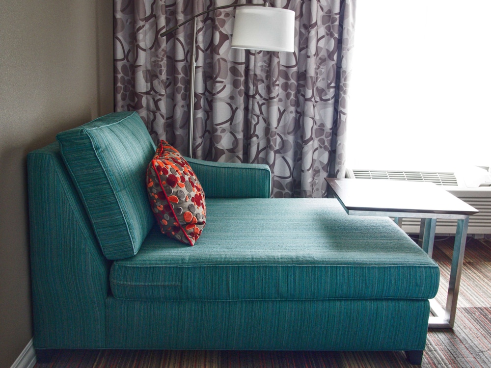 Hampton Inn & Suites Moore - photo 16