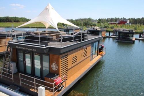 Hausboot Seensucht — Klitten
