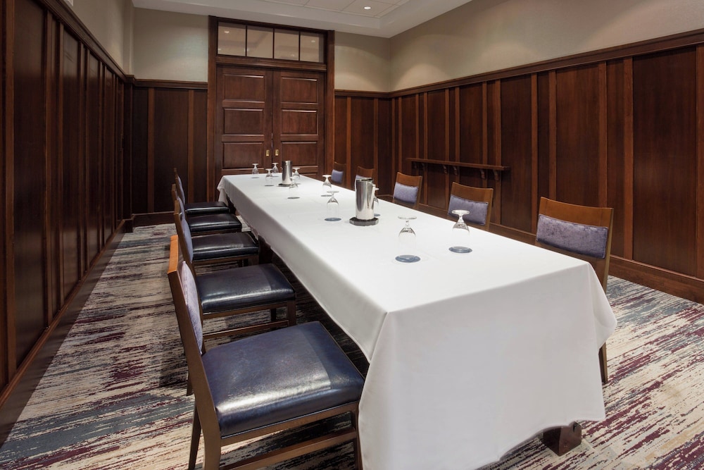 Sheraton St. Paul Woodbury Hotel - photo 31