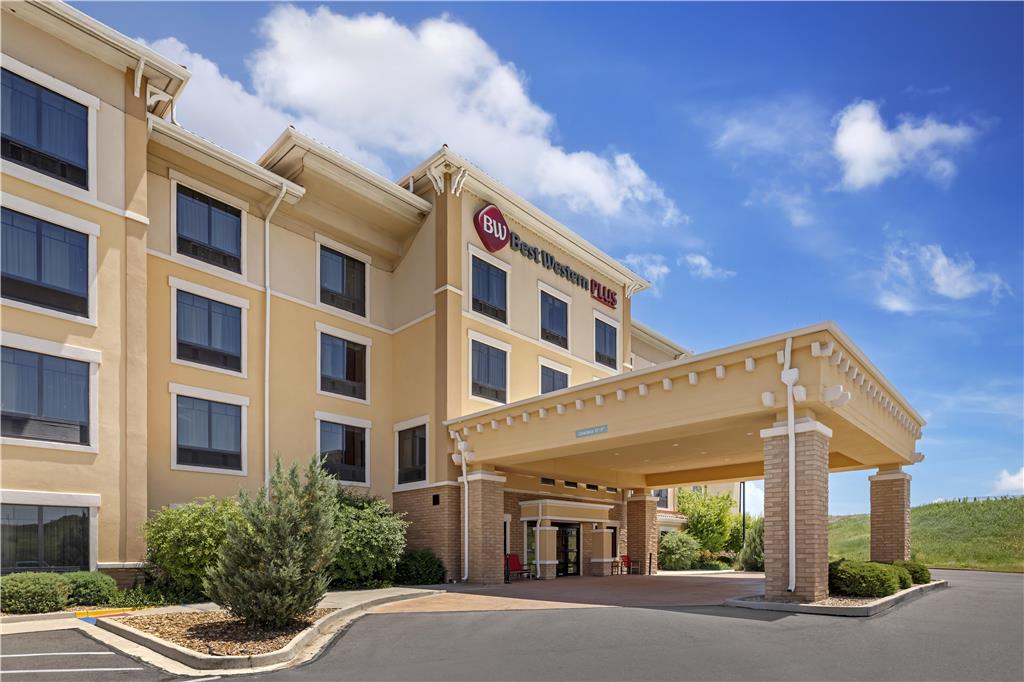 Best Western Plus Hudson Hotel & Suites - photo 35