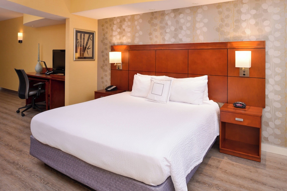 Courtyard Marriott Victorville - photo 12