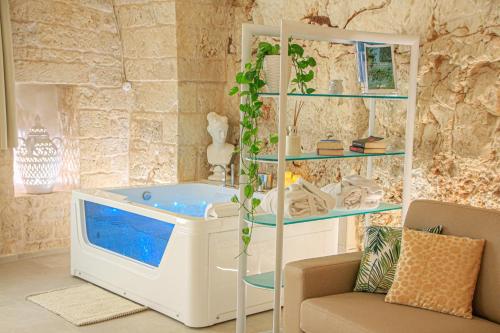 GB Grotta Bianca in Ostuni, Italy