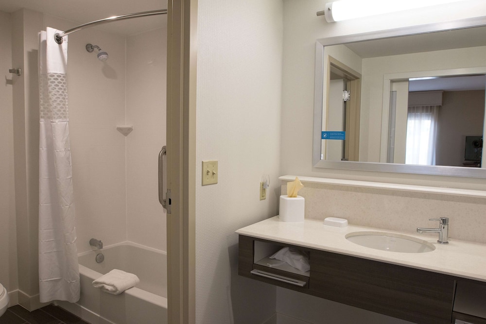 Hampton Inn & Suites Boone - photo 29