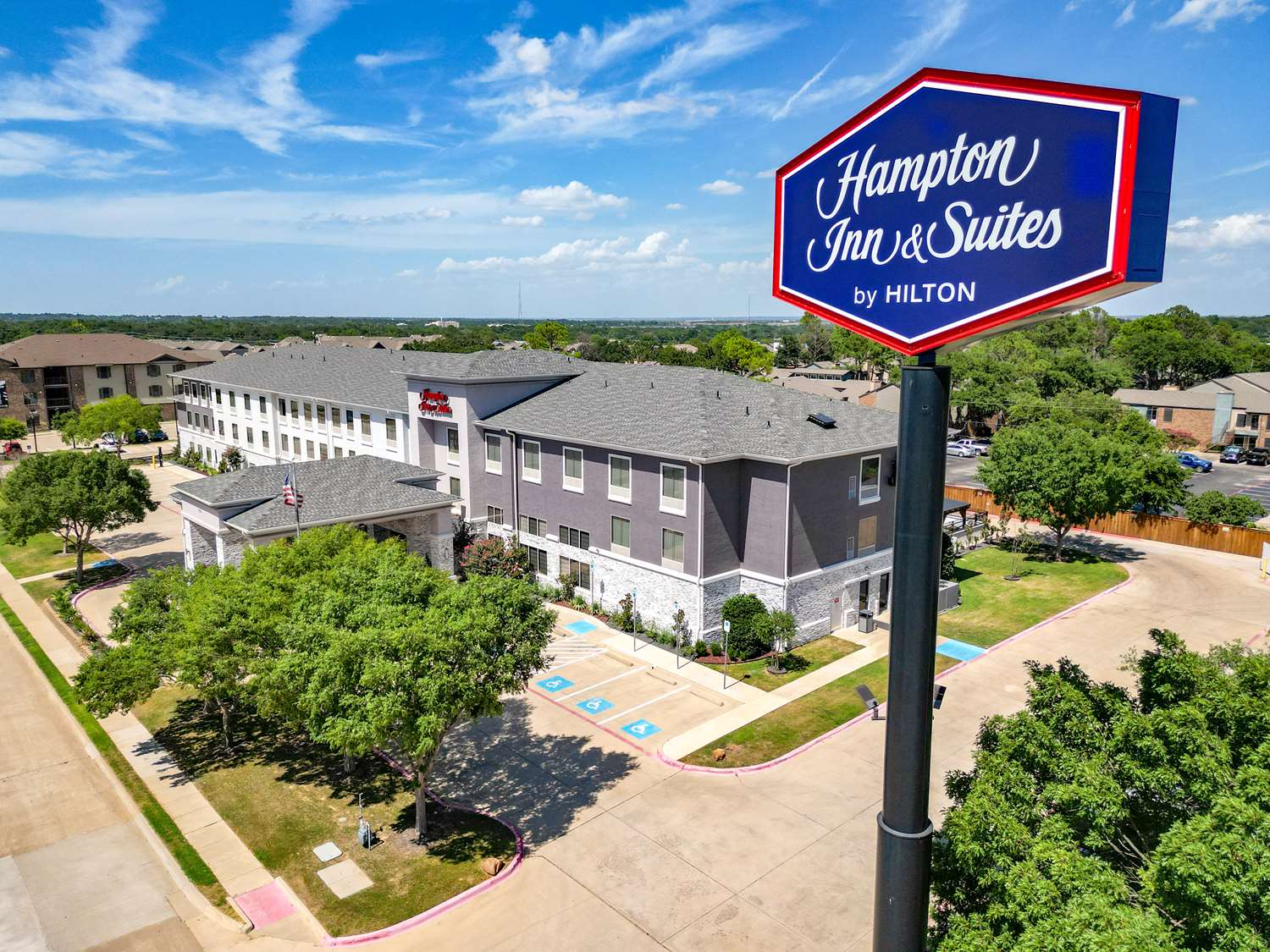 Hampton Inn & Suites Denton - photo 11
