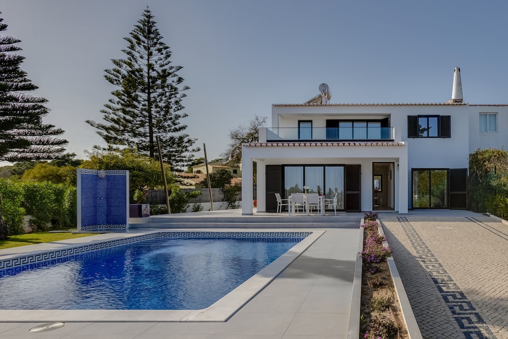 125 Quinta do Paraiso Casa Jacqueline — 4-Star Luxury Hotel in Carvoeiro, Portugal