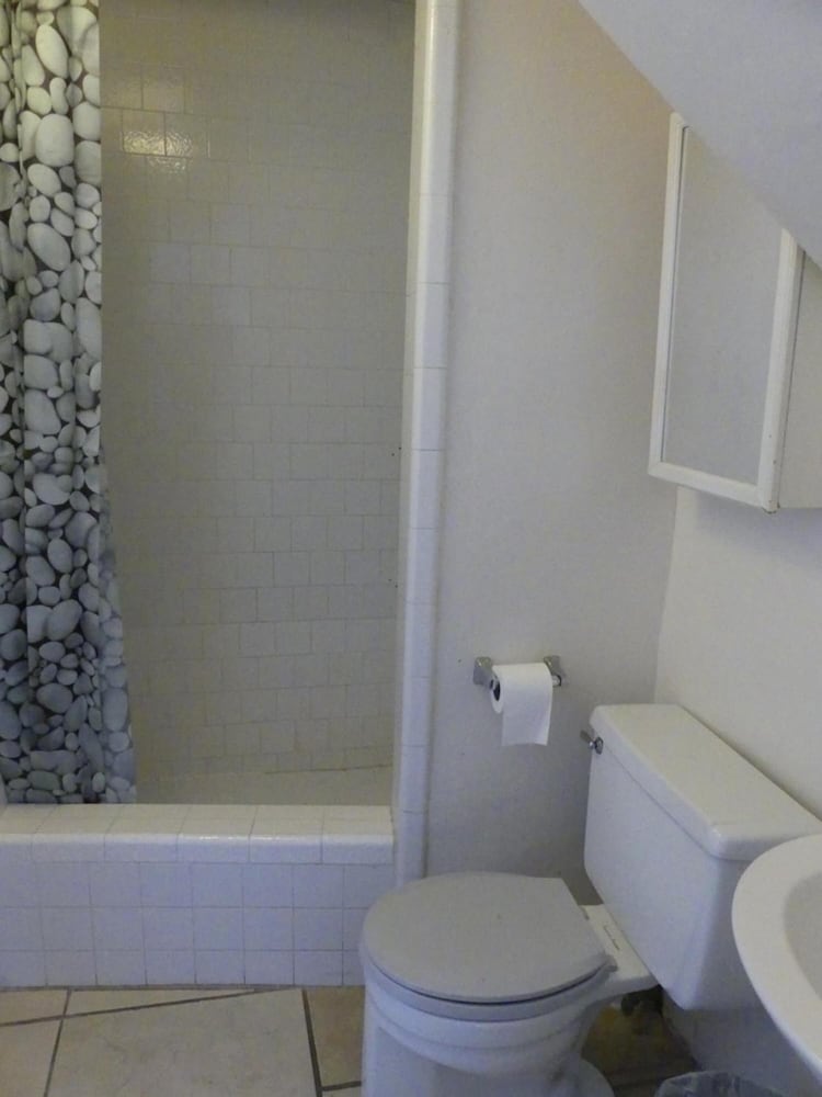 Wilshire Orange Hotel - photo 42