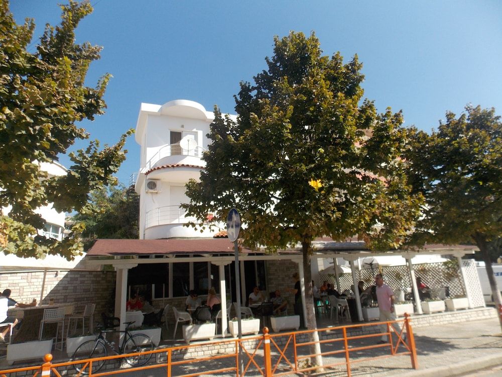 Hotel Renato - last minute hotel in Sarande