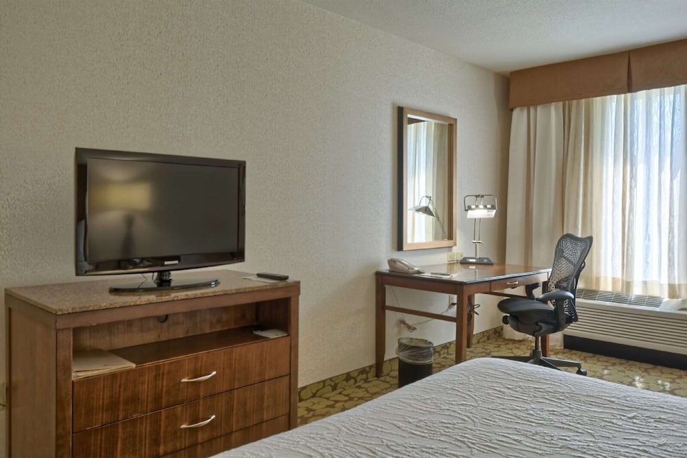 Hilton Garden Inn Mt. Laurel - photo 18