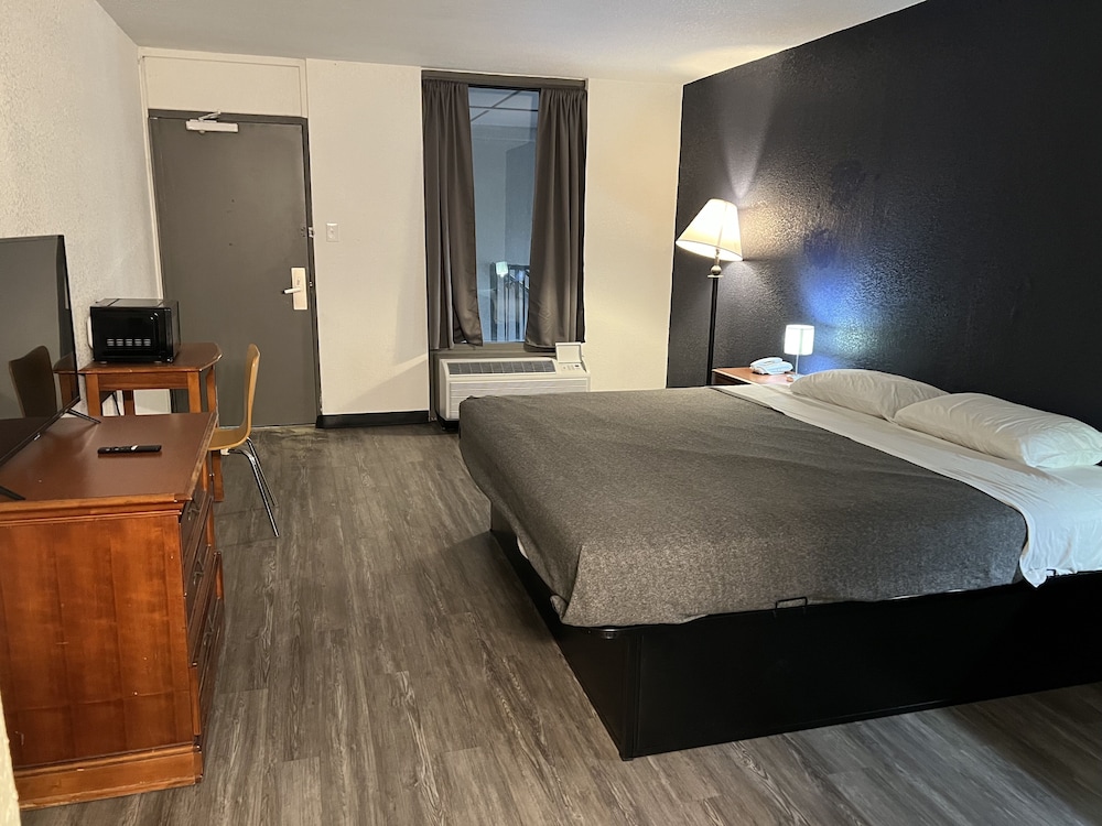 Travelodge by Wyndham Suffolk - photo 13