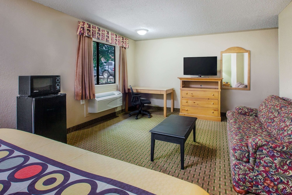 Super 8 by Wyndham Sherman - photo 7