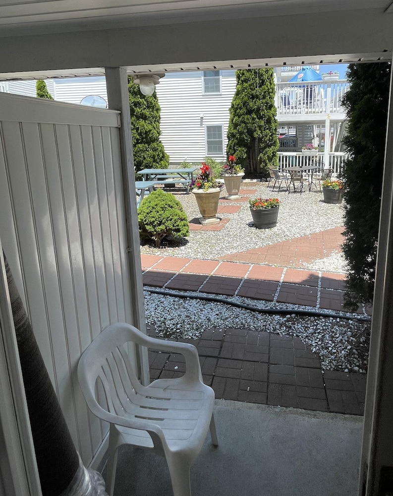 Ships Inn Hotel - photo 92