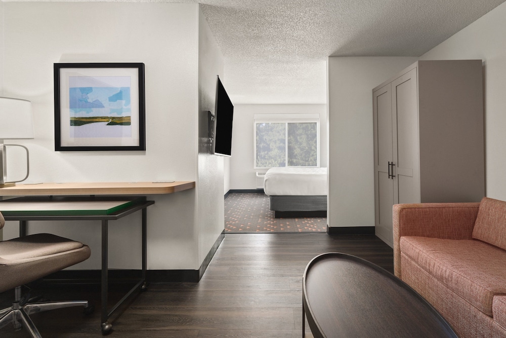 Holiday Inn & Suites Bothell by IHG - photo 12