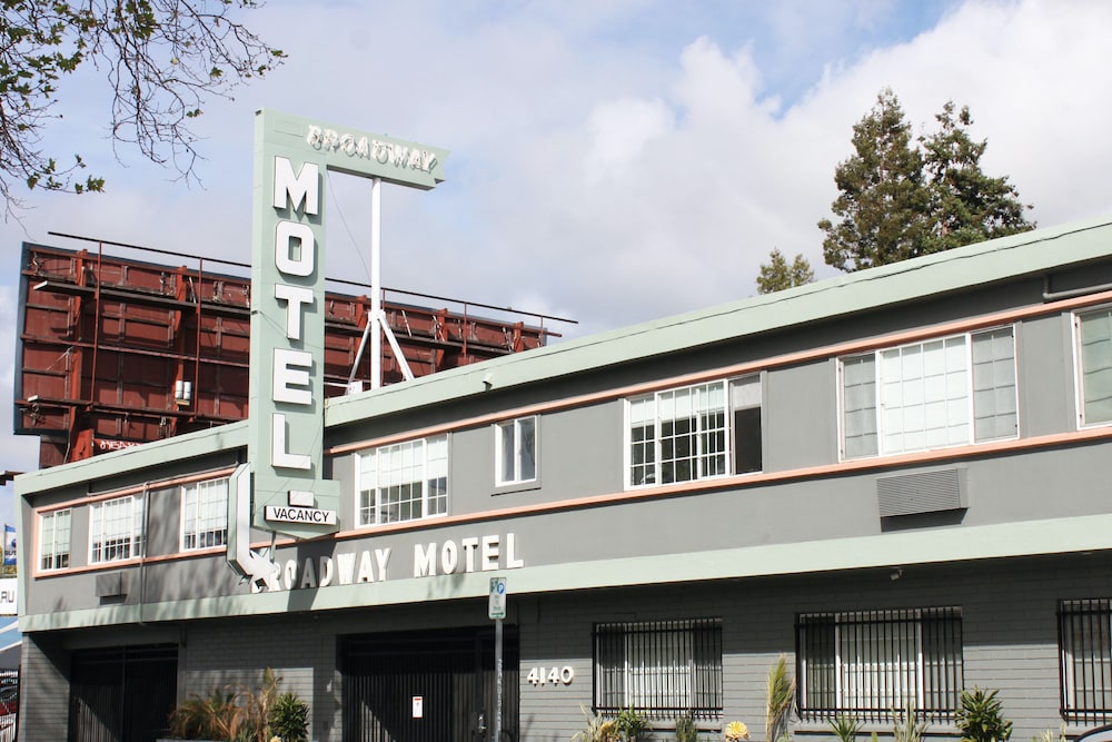 Signature Inn Oakland - photo 64