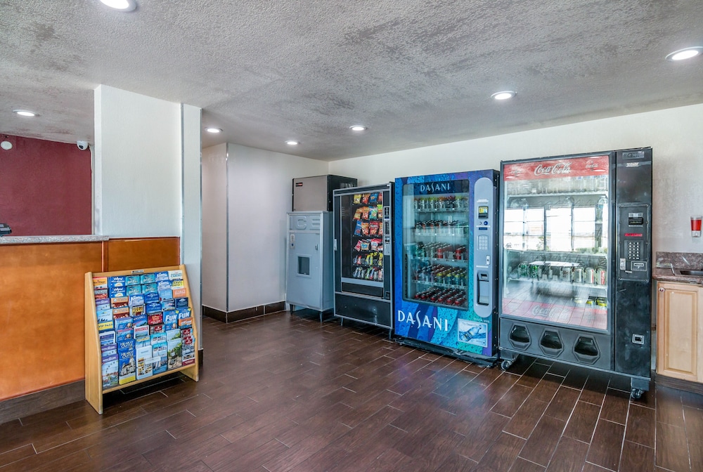 Red Roof Inn Palmdale Lancaster - photo 2