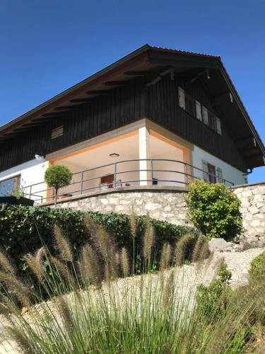 Ferienhaus Westerbuchberg — hotel in Ubersee