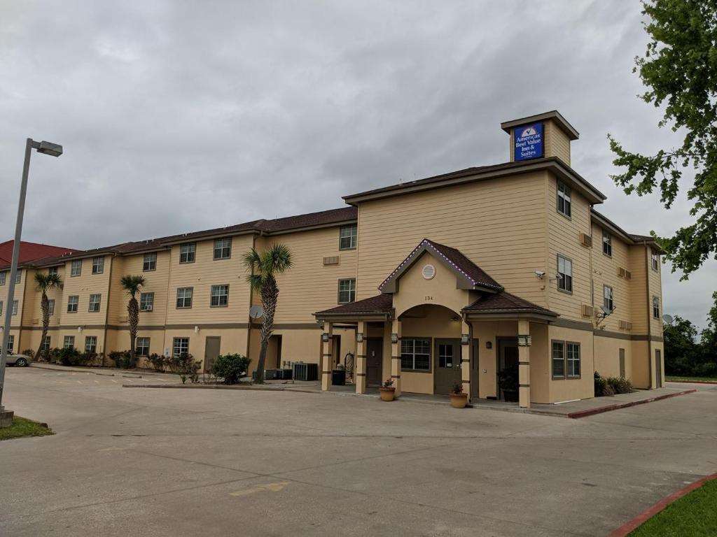 Americas Best Value Inn & Suites Winnie — hotel in Winnie