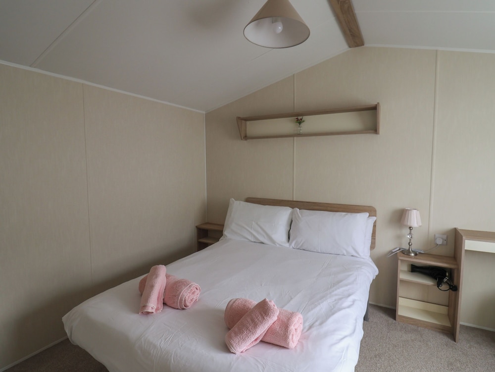 Tri Star House — Charmouth — photo 2