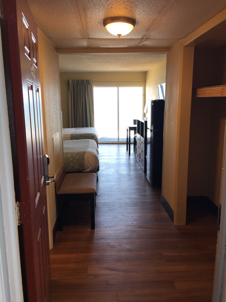 Blu Atlantic Oceanfront Hotel & Suites - photo 15