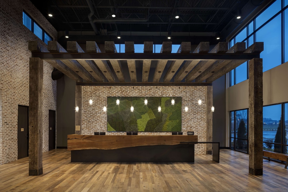 Embassy Suites by Hilton Bowling Green - photo 8