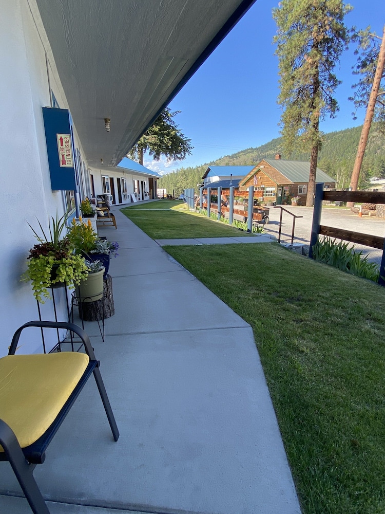 Columbia Point Resort - photo 56