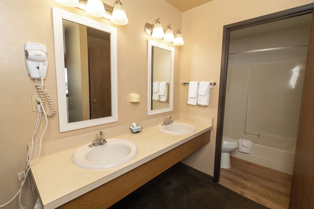 FairBridge Inn & Suites Moscow Pullman - photo 33