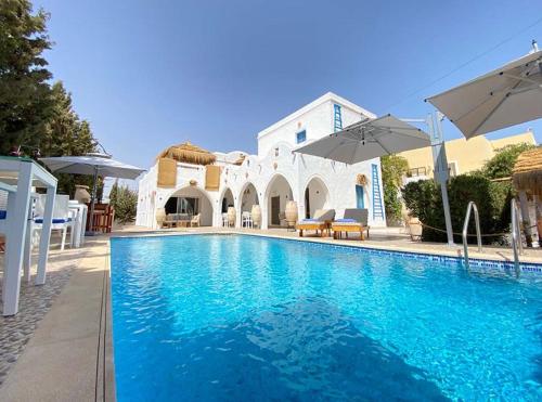 Villa Calma Vue Mer — 4-Star Luxury Hotel in Houmt El Souk, Tunisia