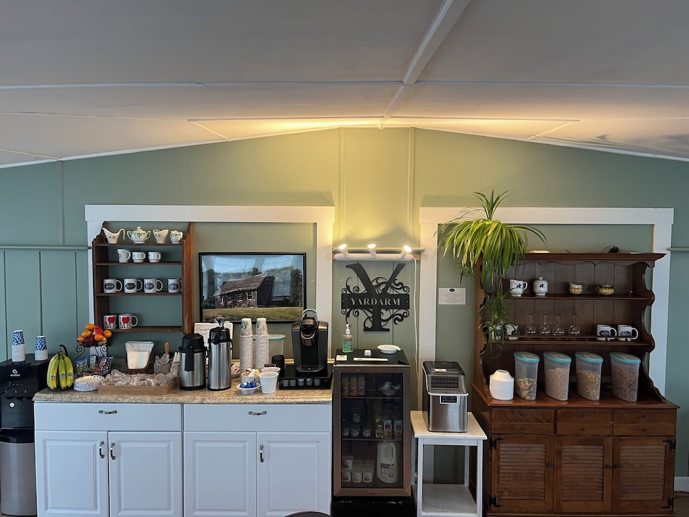 The Yardarm Motel - photo 32