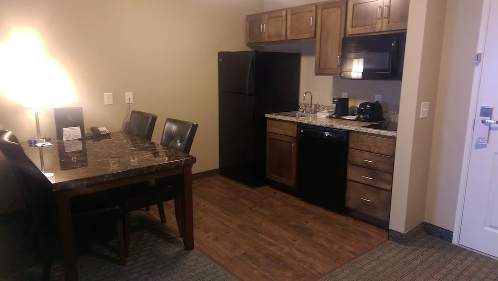 GrandStay Delano - photo 4