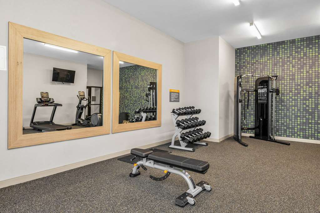 La Quinta Inn & Suites by Wyndham San Jose Airport Downtown - photo 34