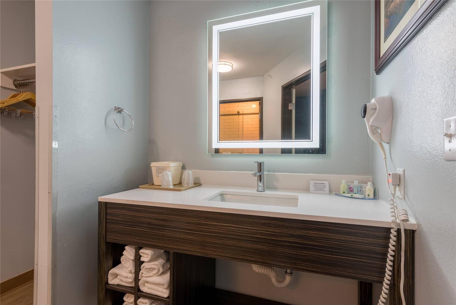 Quality Inn & Suites Manitou Springs at Pikes Peak - photo 13