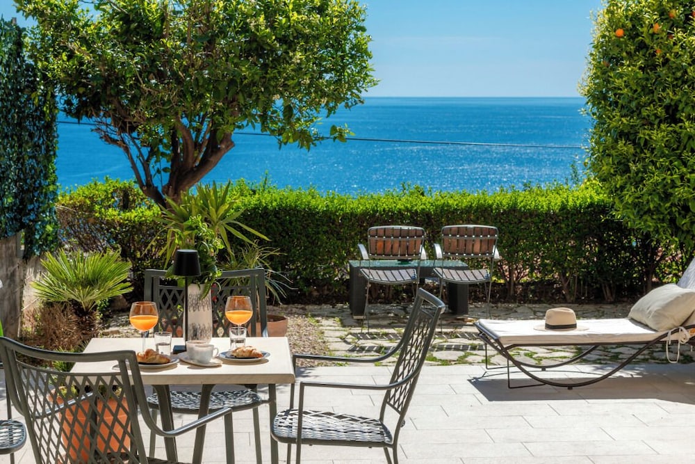 Chill Out Old Town & Seaview Apartments — 4-Star Luxury Hotel in Dubrovnik, Croatia