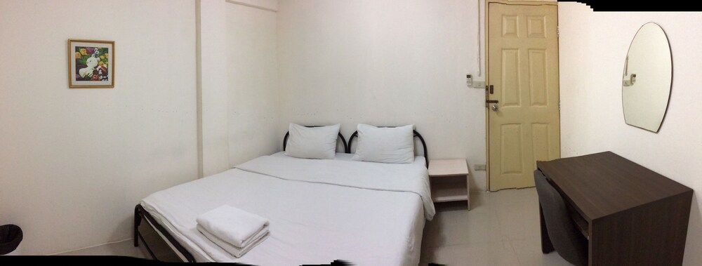 Freesia Saladaeng Silom Apartments