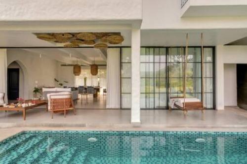 La Margarida Super luxury 5BHK villa in Anjuna — 4-Star Luxury Hotel in Mormugao, India