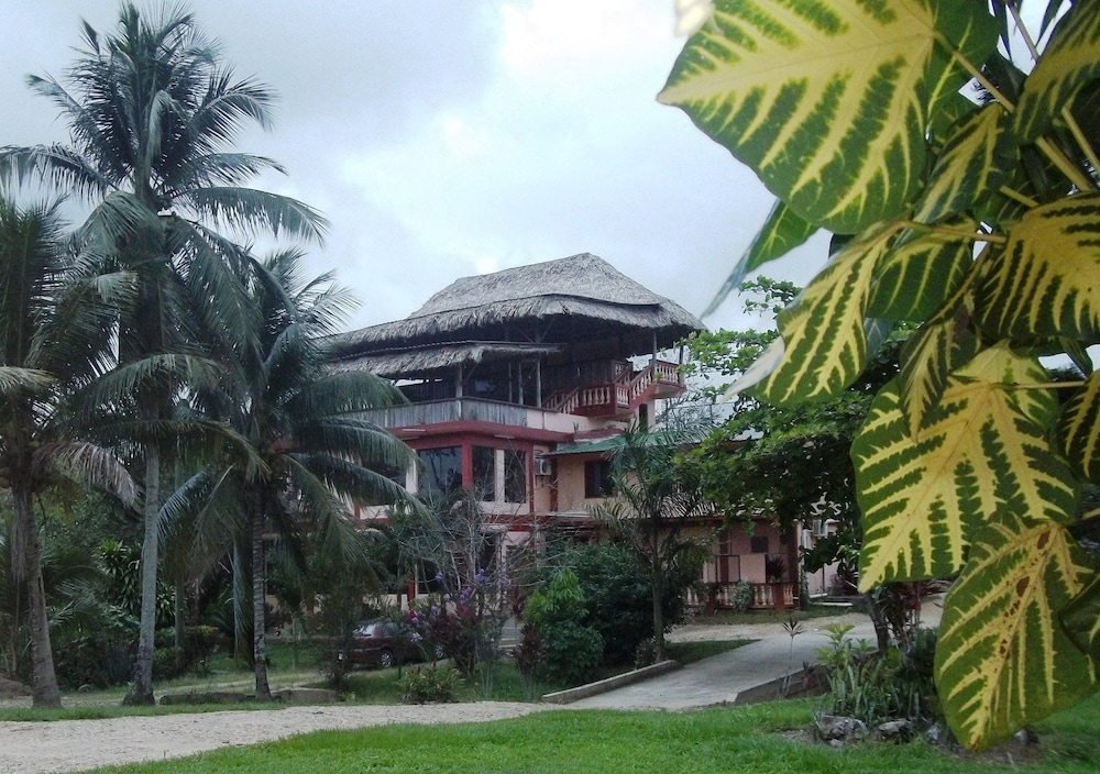 Davis Falls Inn — Dangriga — photo 2
