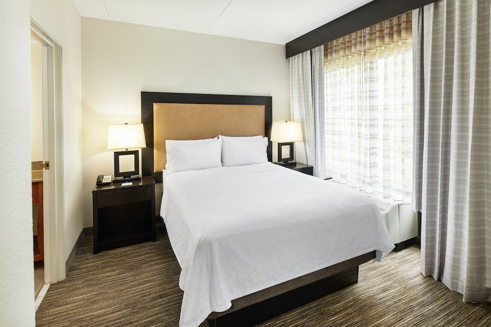 Holiday Inn Express & Suites Jacksonville SE Med Ctr Area by IHG - photo 10