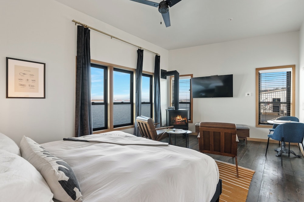 Bowline Hotel - carbon neutral hotel in Astoria