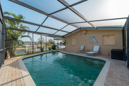 Peace River Retreat Waterfront w Heated Pool in Punta Gorda, United States