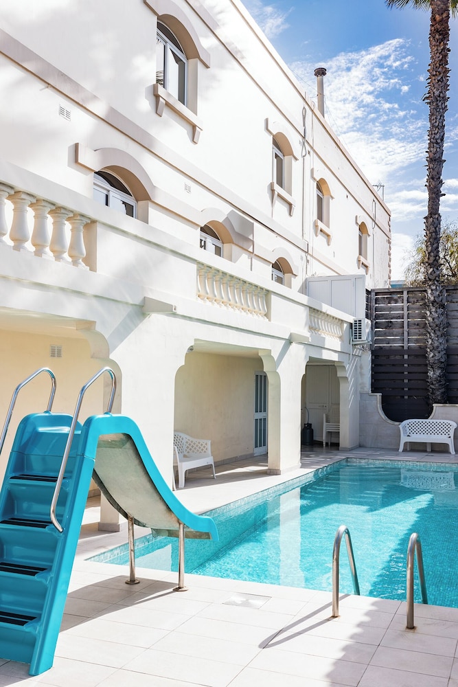 Villa in St Julian's with Private Pool by Arco Collection — 4-Star Luxury Hotel in San Giljan, Malta