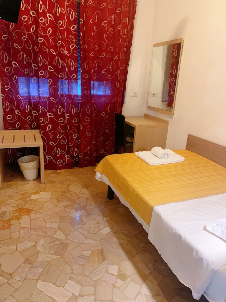 Hotel Bissi - last minute hotel in Milan