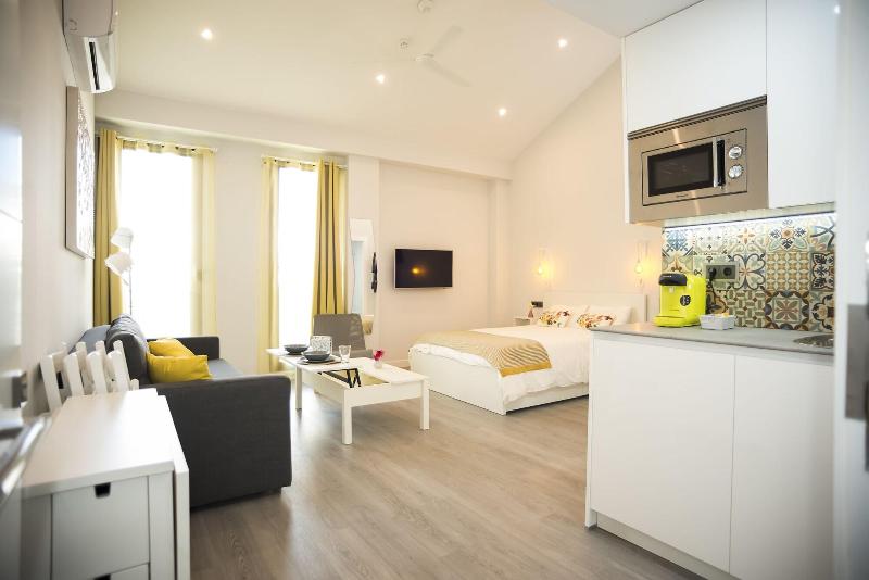 Algo Diferente Apartamentos — 4-Star Luxury Hotel in Cordoba, Spain