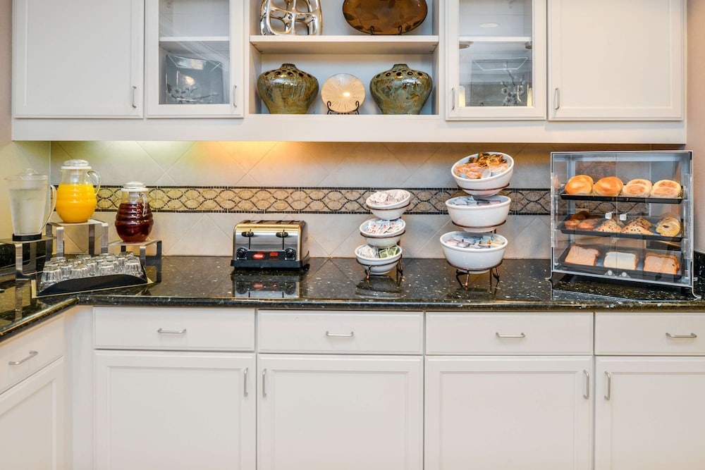 Homewood Suites by Hilton Fresno - photo 45
